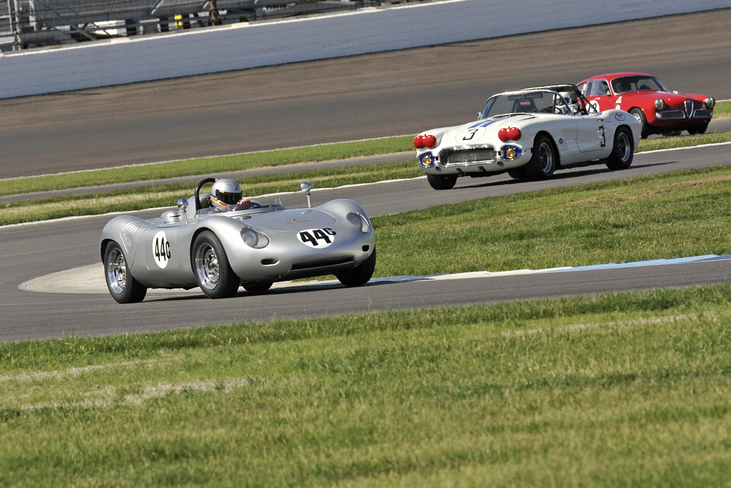 '59 Porsche 718 RSK leading the pack