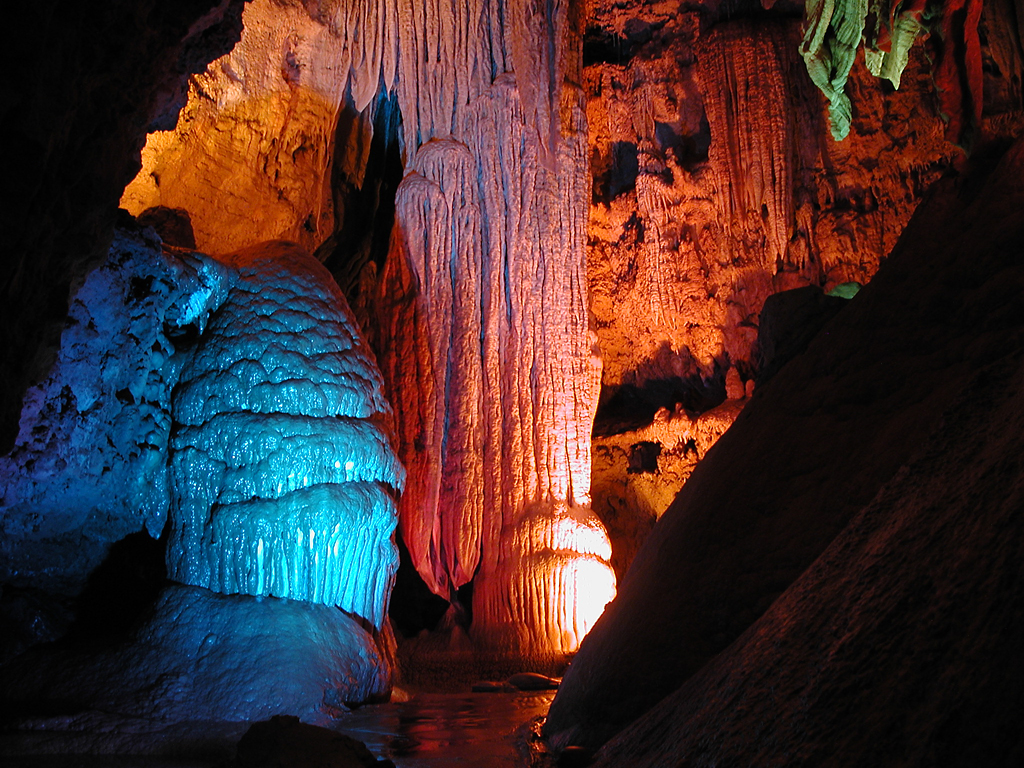 The Curtains-Meramec Caverns, MO