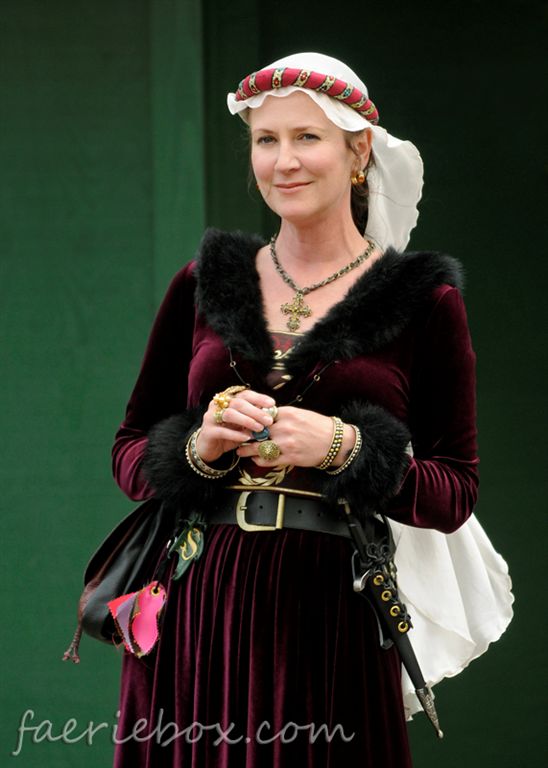 Lady Rhoslyn de Greasby