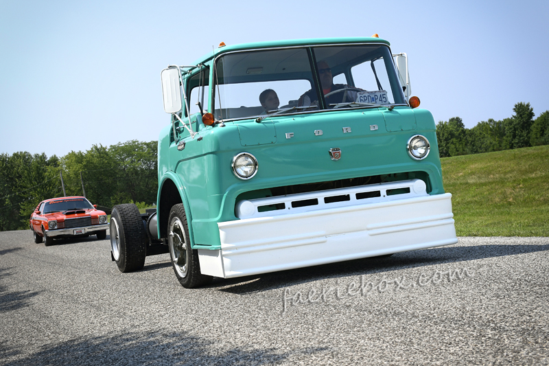 '66 Ford C600