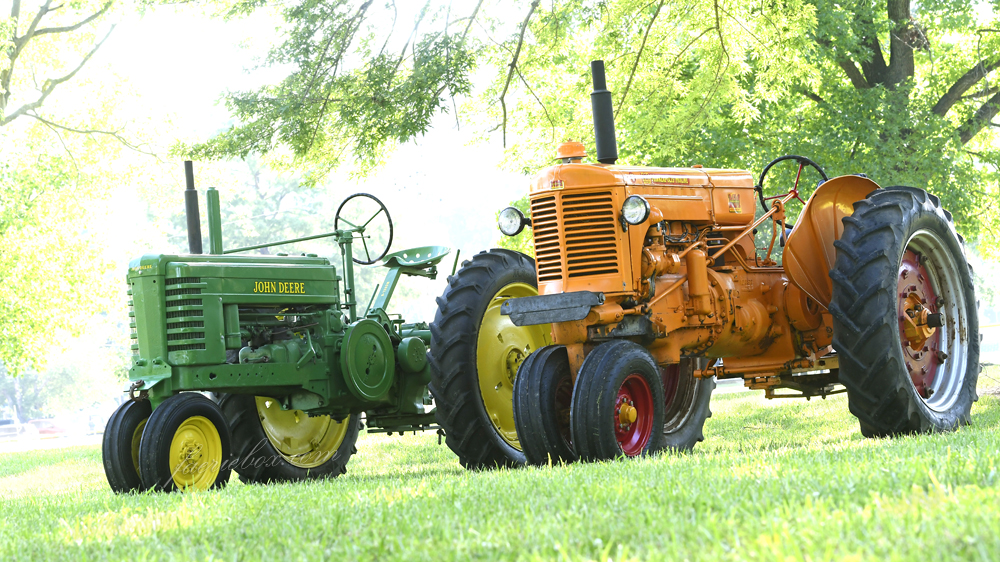 '50 Minneapolis Moline model U & '46 John Deere